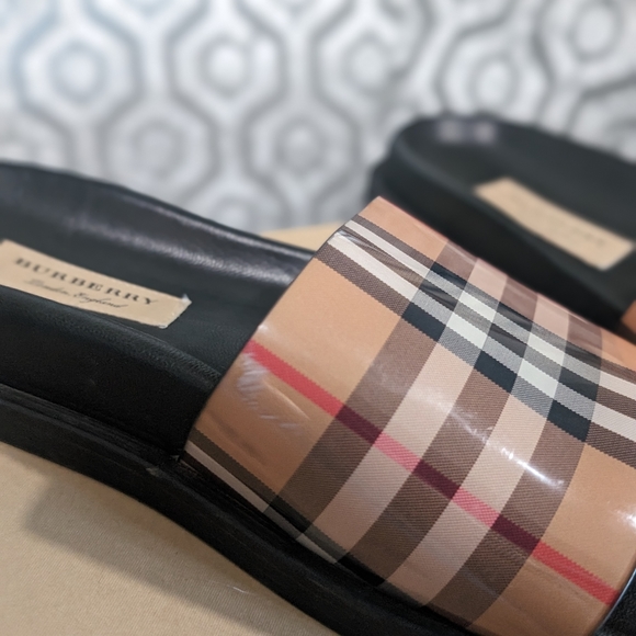 Burberry Women's ASHMORE Check PVC Slide SandalsSize US 6.5 - Picture 7 of 7
